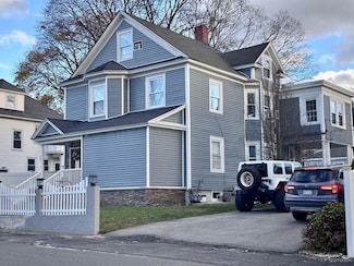 33 Hamilton Ave, Haverhill, MA 01830