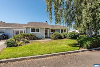 823 N Bakehouse Ct, Sequim, WA 98382
