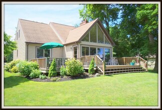 4749 E Lake Rd, Burt, NY 14028