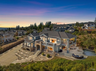 3882 Royal Manor Place, Santa Rosa, CA 95404