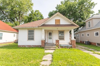 461 E Burkhart St, Moberly, MO 65270