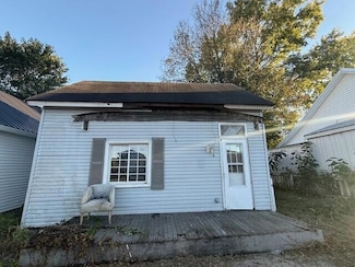 310 E 3rd St, Augusta, KY 41002