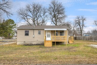201 E 3rd St, Diamond, MO 64840