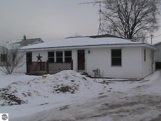 2663 E Ludington Dr, Clare, MI 48617