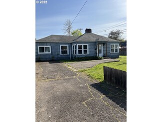 2090 Arthur St, Eugene, OR 97405