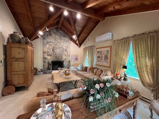 2 Blackberry Ln, West Dover, VT 05356