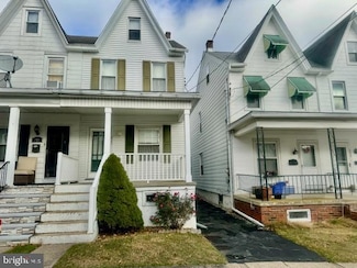 225 S 2nd St, Frackville, PA 17931