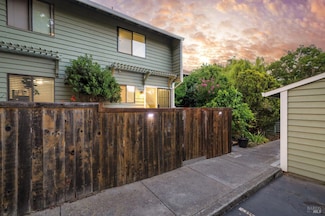 111 Vista View Dr, Cloverdale, CA 95425