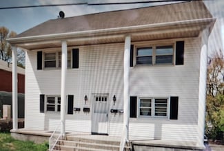 20 Linwood St, Waterbury, CT 06704