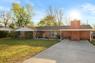 221 S Harvey St, Ada, OK 74820