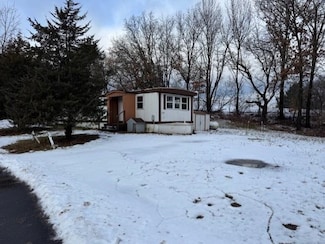 2927 Lincoln Ave, Oxford, WI 53952