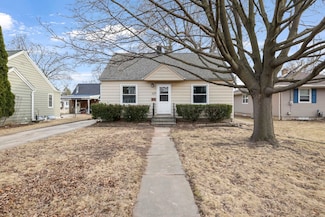 937 W South Park Ave, Oshkosh, WI 54902