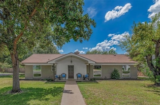 3618 Sunnybrook Ln, Bryan, TX 77802