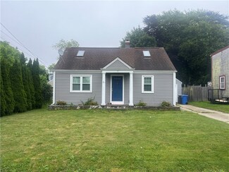 7 King Rd, Middletown, RI 02842