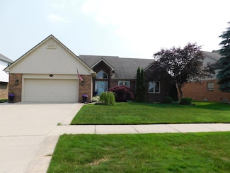 18960 Sandhurst Dr, Clinton Township, MI 48038