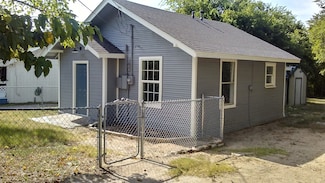 714 Narrow St, Weatherford, TX 76086