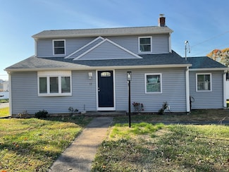 12 E Bishop St, Waterford, CT 06385