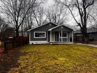 1017 N Warren Ave, Springfield, MO 65802