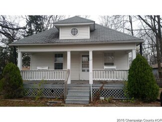627 Anderson St, Carlinville, IL 62626