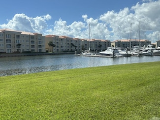 8 Harbour Isle Dr E Unit 104, Fort Pierce, FL 34949