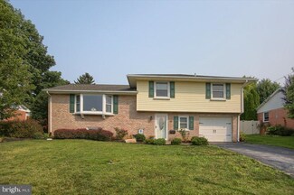 325 Valley View Dr, New Holland, PA 17557