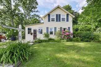 81 E Center St, Lee, MA 01238