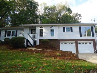 1037 21st Ave NW, Hickory, NC 28601