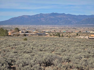 19 Vista Linda Rd, Ranchos de Taos, NM 87557
