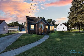 3015 Colby Dr, Toledo, OH 43614