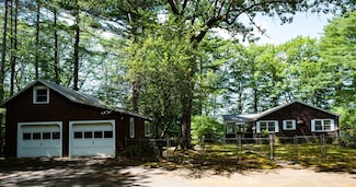 320 Fort Pond Rd, Lancaster, MA 01523