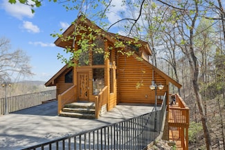 2208 Saint Moritz Ct, Gatlinburg, TN 37738