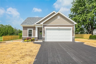 19 Bennett Ave, Bloomfield, NY 14469