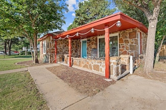 1304 S Beverly Dr, Amarillo, TX 79106