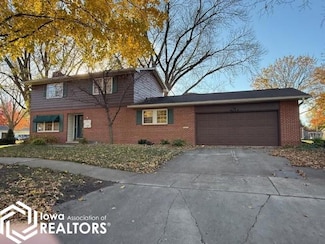120 S Roan St, Algona, IA 50511