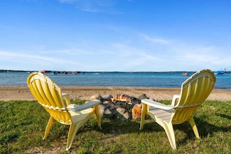 12874 Robins Ridge Rd Unit 16, Charlevoix, MI 49720