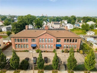 775 Potters Ave Unit 6, Providence, RI 02907