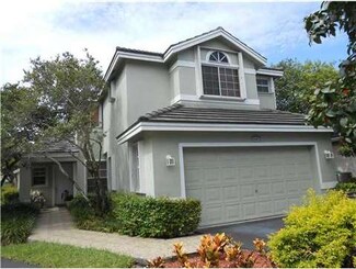 2884 Chapel Hill Ct, Davie, FL 33328