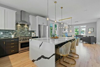 1085 Summit St, Columbus, OH 43201