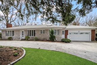 337 Meshanticut Valley Pkwy, Cranston, RI 02920