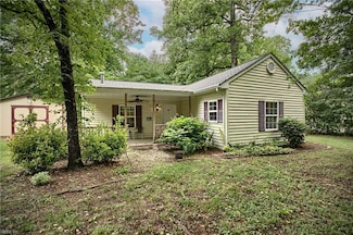 11078 Woods Cross Rd, Gloucester, VA 23061
