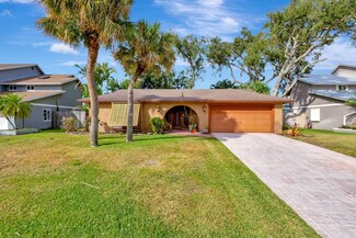 1122 Rainwood Cir W, Palm Beach Gardens, FL 33410