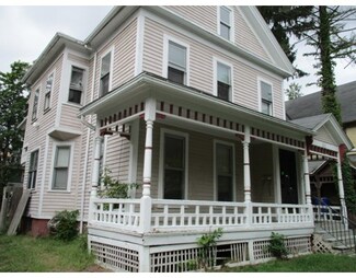 50 Buckingham St, Springfield, MA 01109