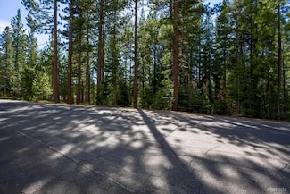 1952 Osage Cir, South Lake Tahoe, CA 96150