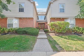 137 White Oak Ct Unit 7, Schaumburg, IL 60195