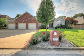 318 Fox Fire Ct, Joplin, MO 64801