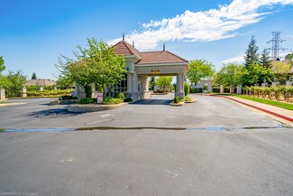 815 Santa Cruz Dr, Redding, CA 96003