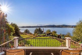 1935 False Bay Dr, Friday Harbor, WA 98250