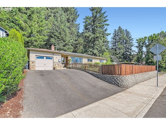 190 SE Shafford St, Estacada, OR 97023