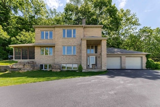 535 Territory Dr, Galena, IL 61036