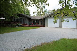 355 Rome Terrace, Roaming Shores, OH 44084